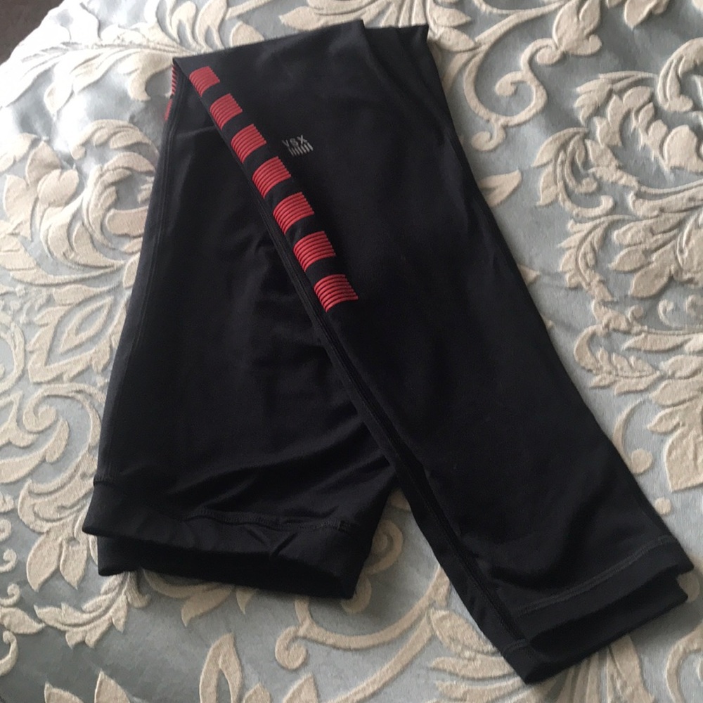5/$25 😁 used VS leggings